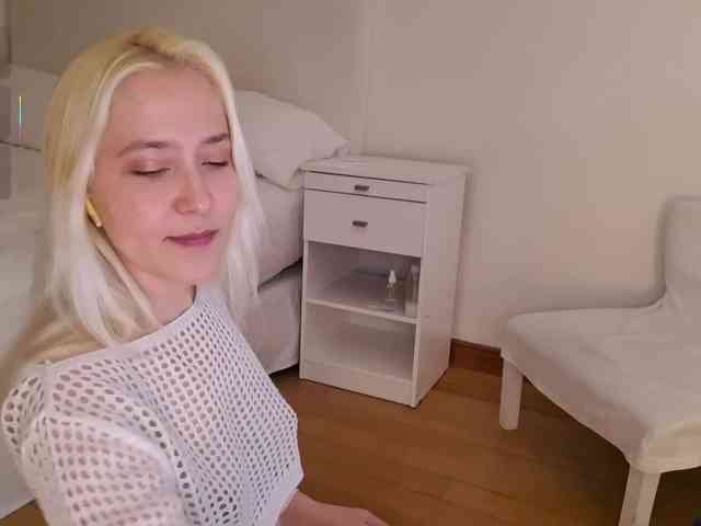 Bella_Byers webcam