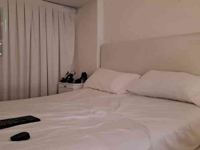 Bella_Byers webcam