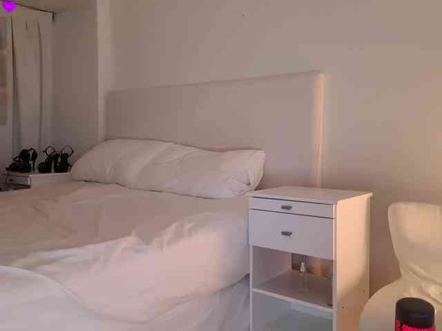 Bella_Byers webcam