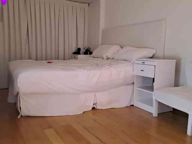 Bella_Byers webcam