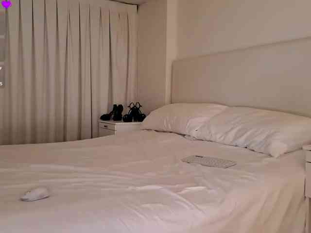 Bella_Byers webcam