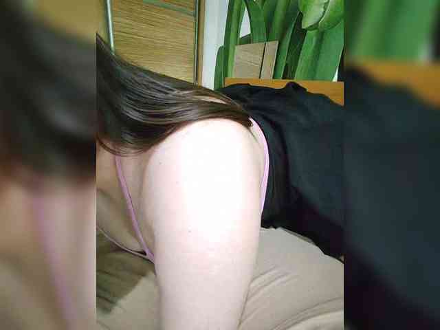 KissMyLipsXx webcam