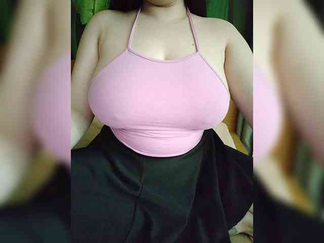 KissMyLipsXx webcam