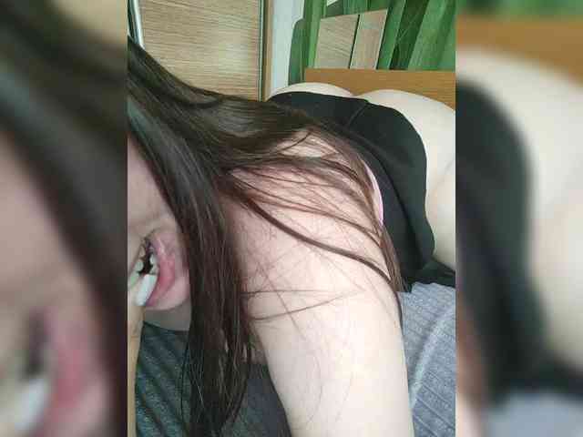 KissMyLipsXx webcam