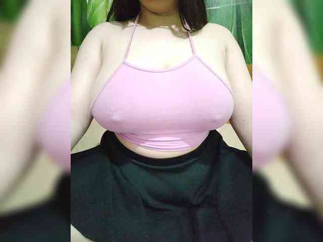 KissMyLipsXx webcam