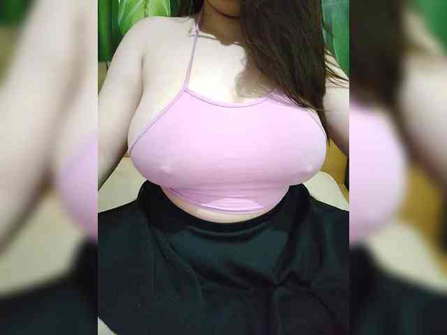 KissMyLipsXx webcam