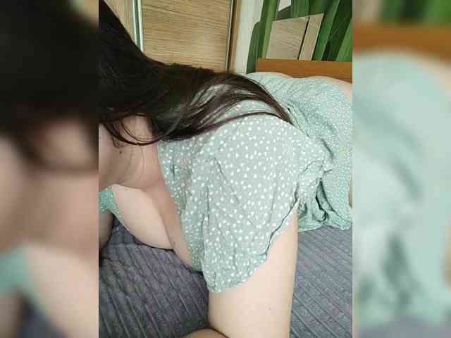 KissMyLipsXx webcam