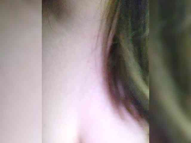 KissMyLipsXx webcam