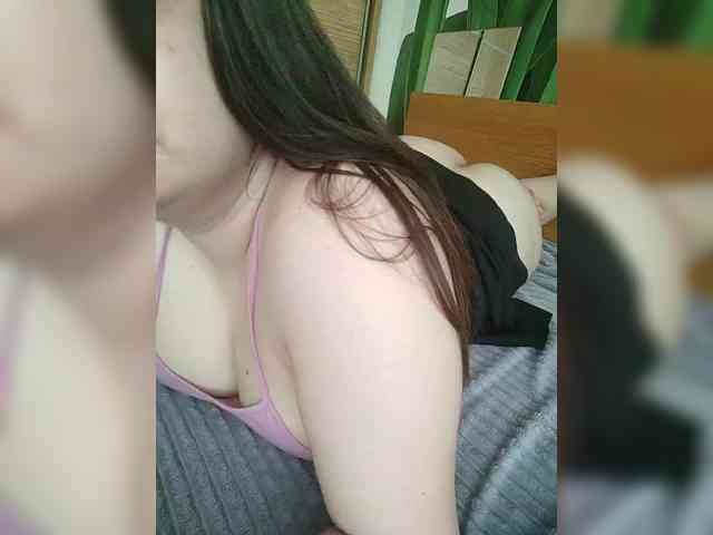 KissMyLipsXx webcam