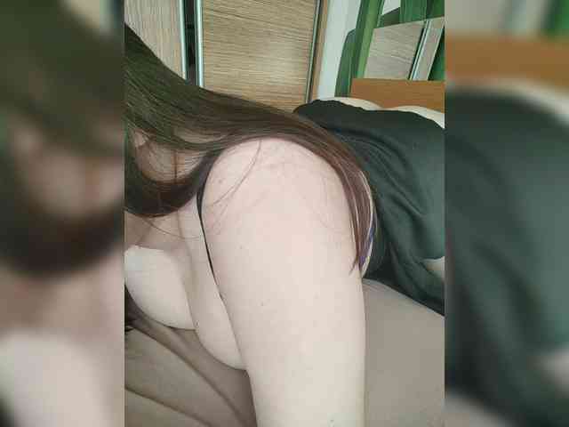 KissMyLipsXx webcam