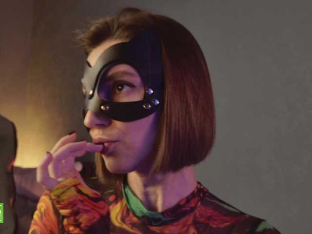 Jenniee's BongaCams show and profile