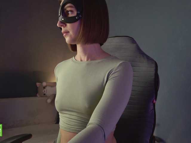 Jenniee's BongaCams show and profile