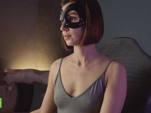 Jenniee's BongaCams show and profile