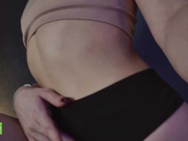 Jenniee's BongaCams show and profile