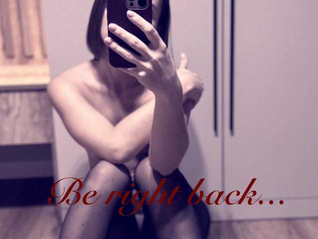 Jenniee's BongaCams show and profile