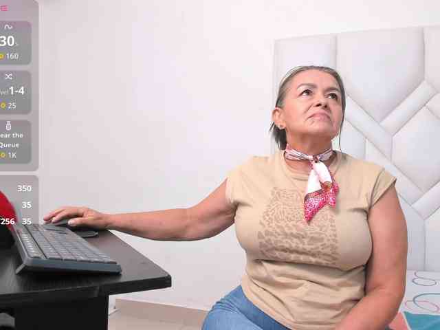 MatureNewbie webcam