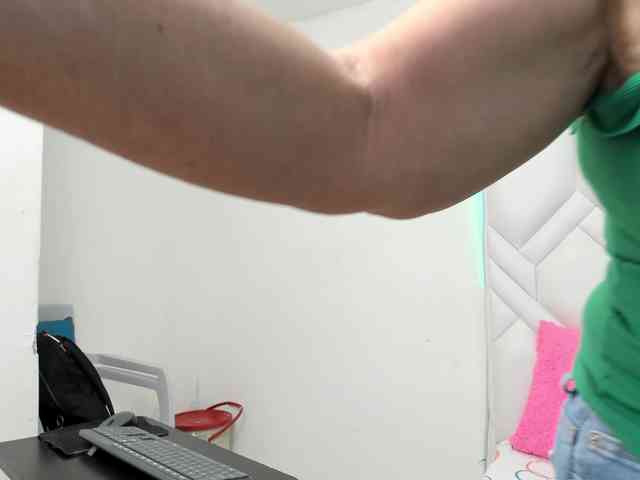 MatureNewbie webcam