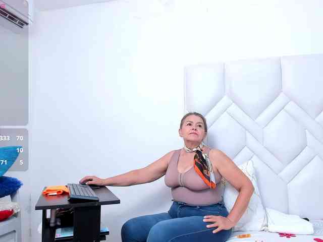 MatureNewbie webcam