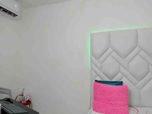 MatureNewbie webcam