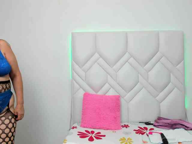 MatureNewbie webcam