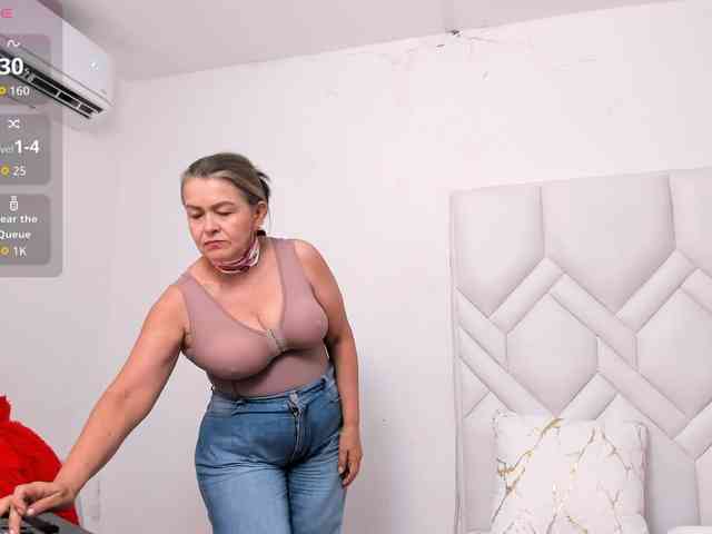 MatureNewbie webcam