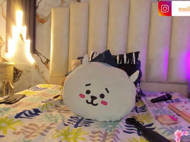 mollieblue69's BongaCams show and profile