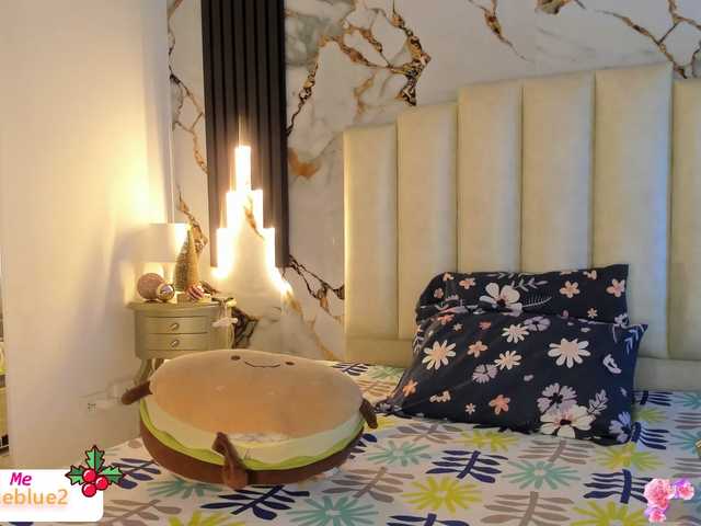 mollieblue69's BongaCams show and profile