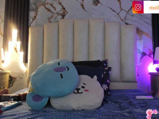 mollieblue69's BongaCams show and profile