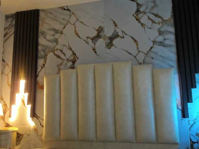 mollieblue69's BongaCams show and profile