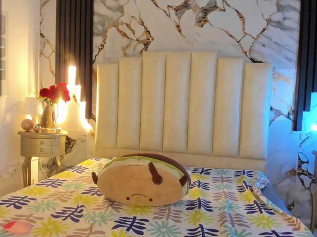 mollieblue69's BongaCams show and profile