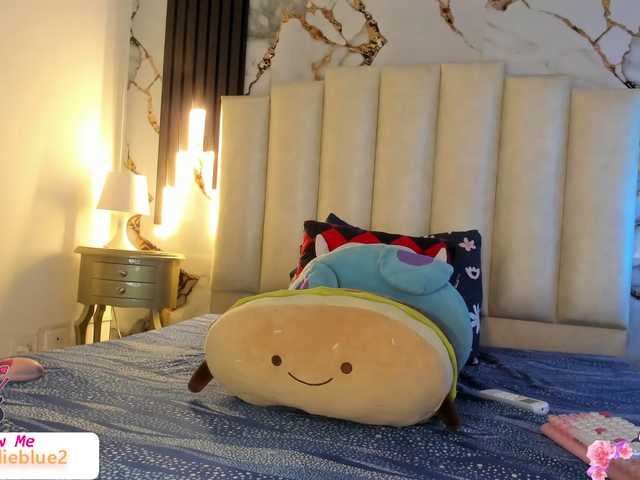 mollieblue69's BongaCams show and profile