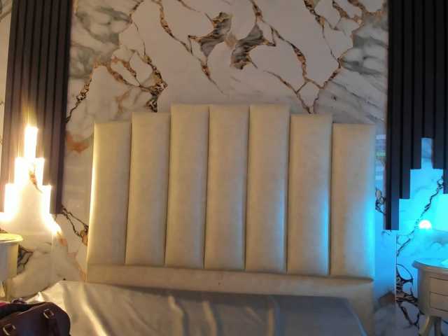 mollieblue69's BongaCams show and profile