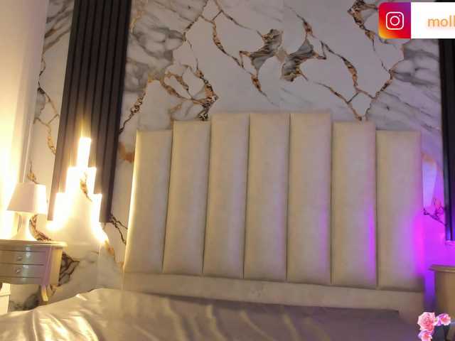 mollieblue69's BongaCams show and profile