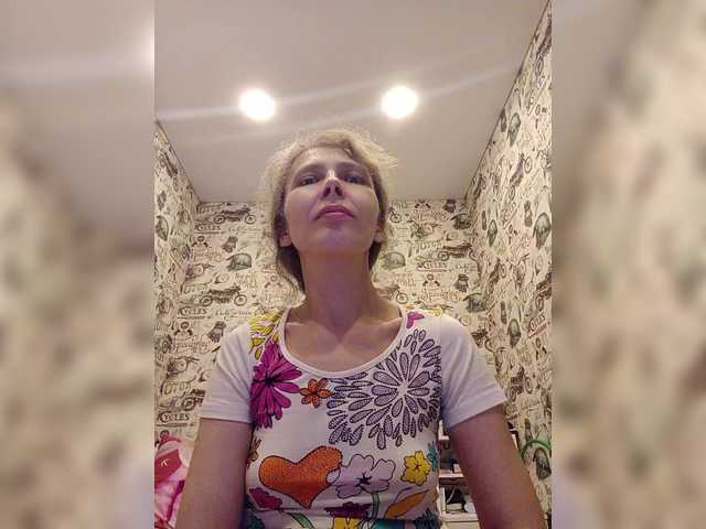 Preview of -queen-margo-