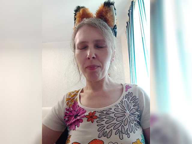 Preview of -queen-margo-