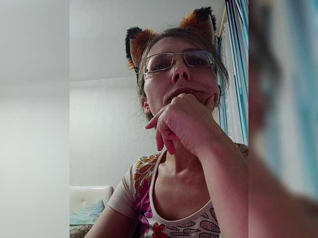 le modèle -Queen-Margo- est en webcam porno dans un show sur le site bongacams, il possède les tags suivants: White/Caucasian,Blonde,Shaved