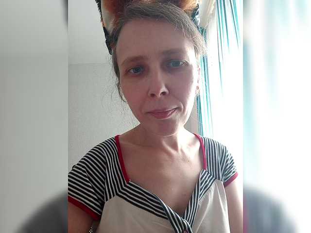 Preview of -queen-margo-