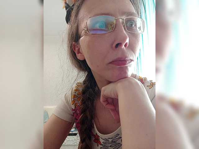 Preview of -queen-margo-