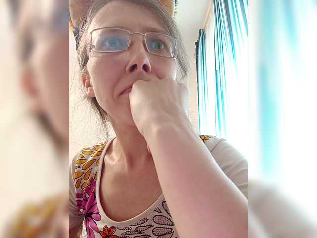 Preview of -queen-margo-