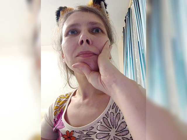 -queen-margo-'s BongaCams show and profile