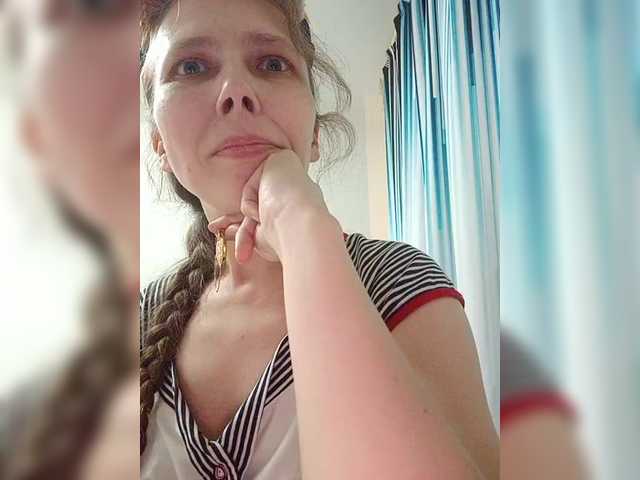 -queen-margo-'s BongaCams show and profile