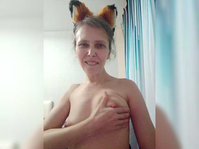 -queen-margo-'s BongaCams show and profile