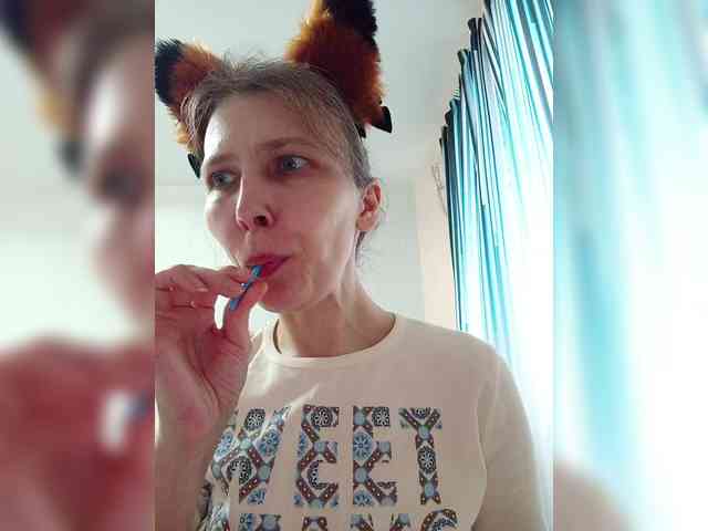 -Queen-Margo- webcam