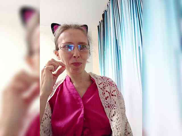 -Queen-Margo- webcam