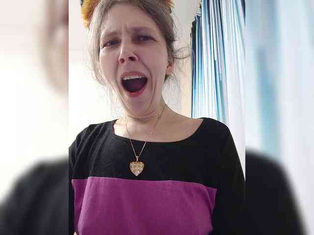 -Queen-Margo- webcam