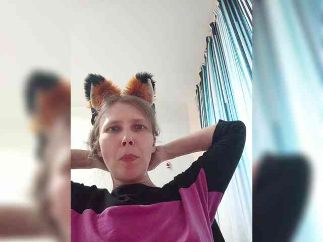 -Queen-Margo- webcam