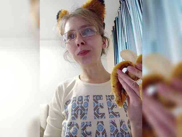 -Queen-Margo- webcam