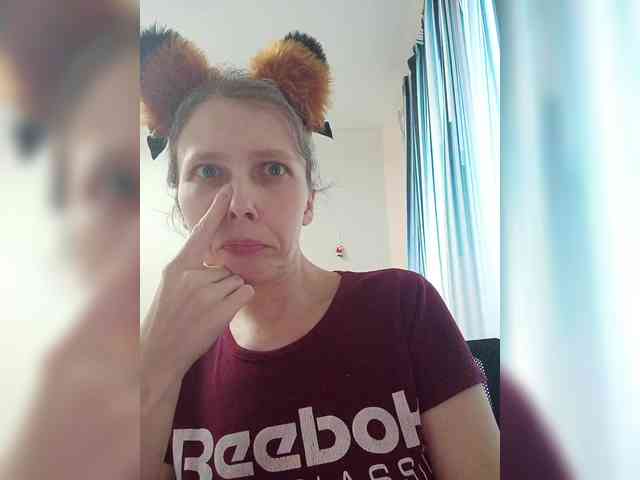 -Queen-Margo- webcam