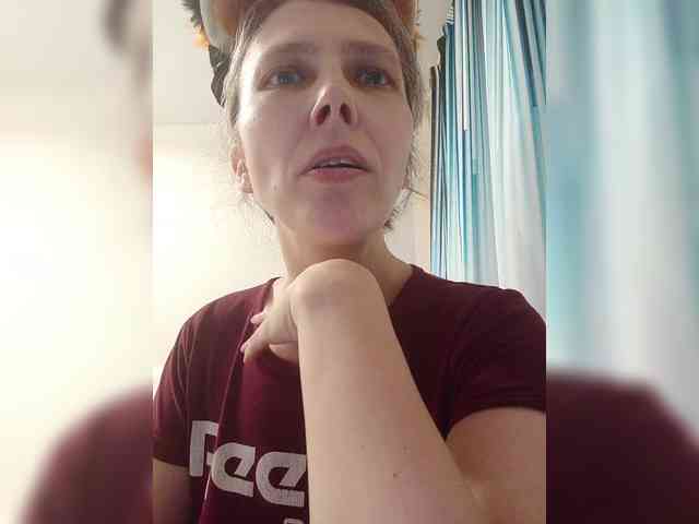 -Queen-Margo- webcam