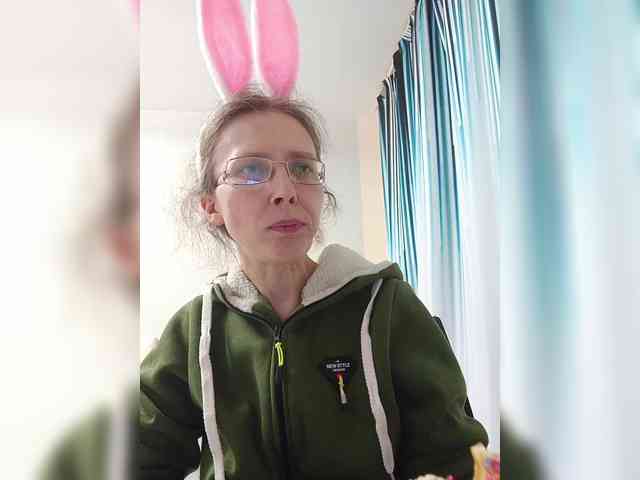 stranger chat -queen-margo-